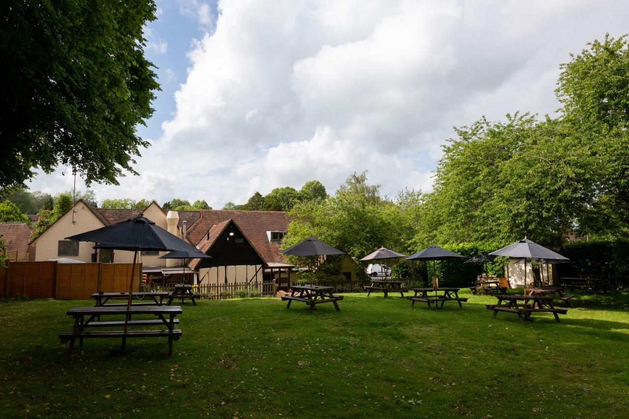 The Poacher Inn Hook  Exteriér fotografie