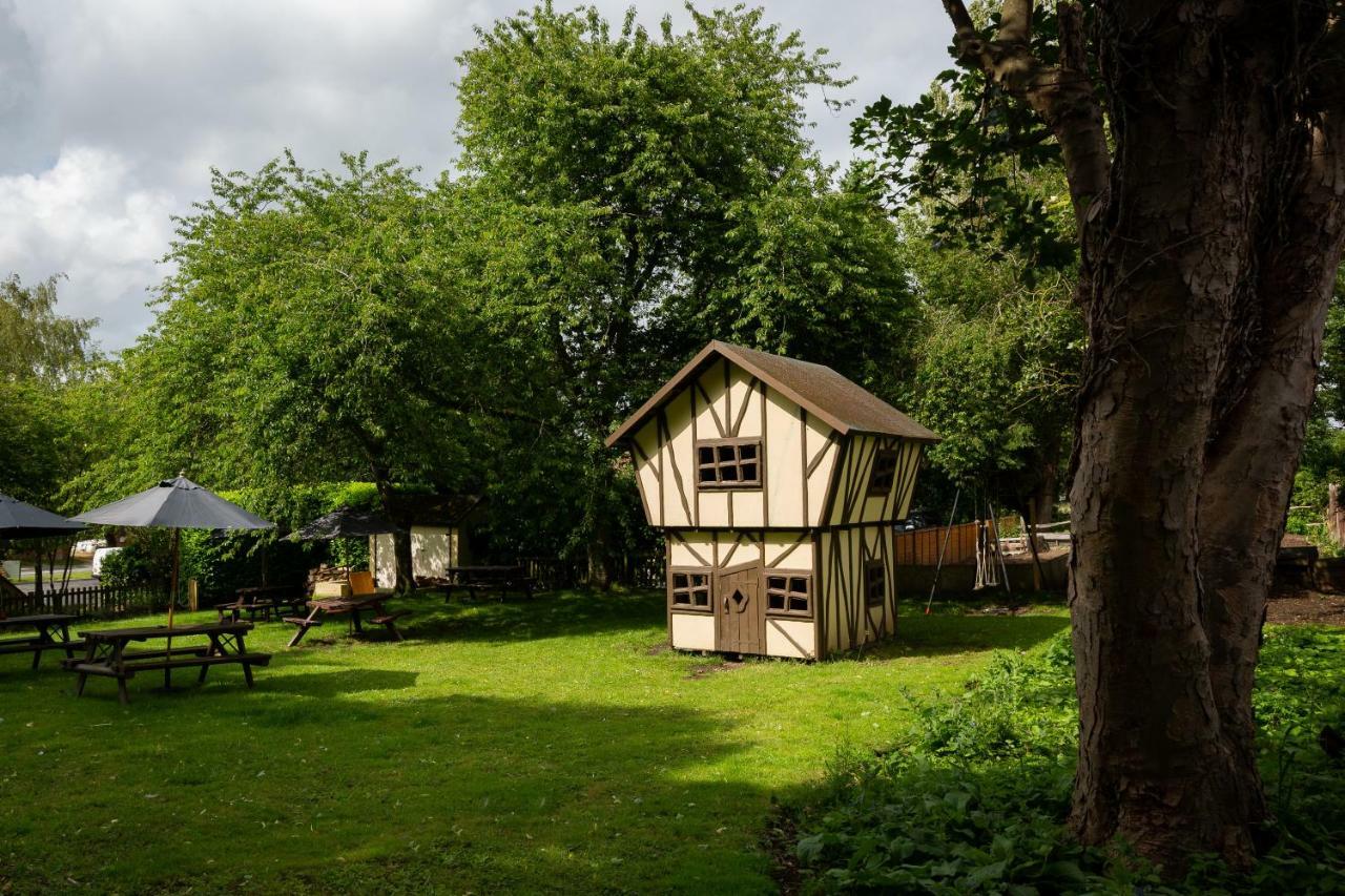 The Poacher Inn Hook  Exteriér fotografie