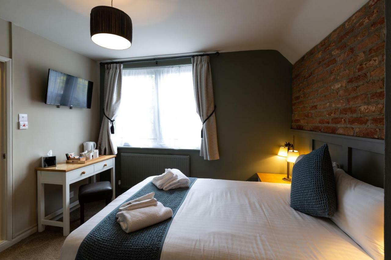 The Poacher Inn Hook  Exteriér fotografie